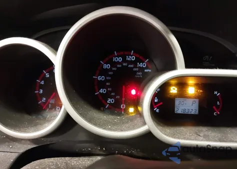 2010 Toyota Matrix S z USA, uszkodzony, nr VIN 2T1LE4EE9AC017350